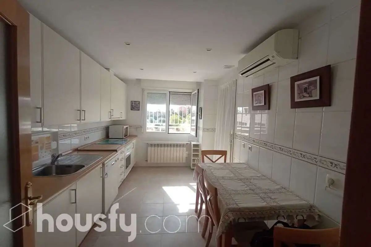 Kitchen of Flat for rent in Toledo  with Air Conditioner, Heating and Parquet flooring