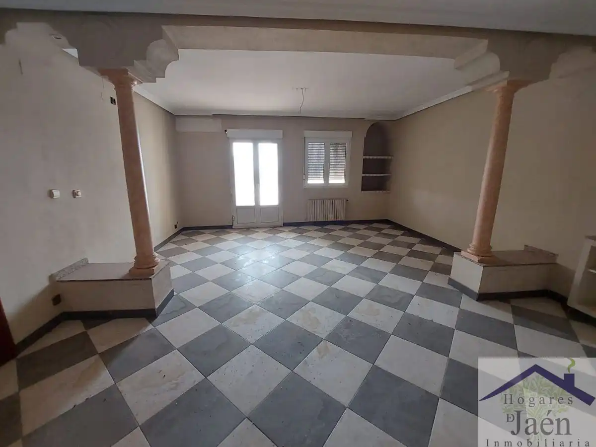 Piso en venta en Begíjar con Terraza