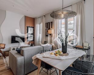 Sala de estar de Apartamento de alquiler en  Madrid Capital con Aire acondicionado, Calefacción y Amueblado