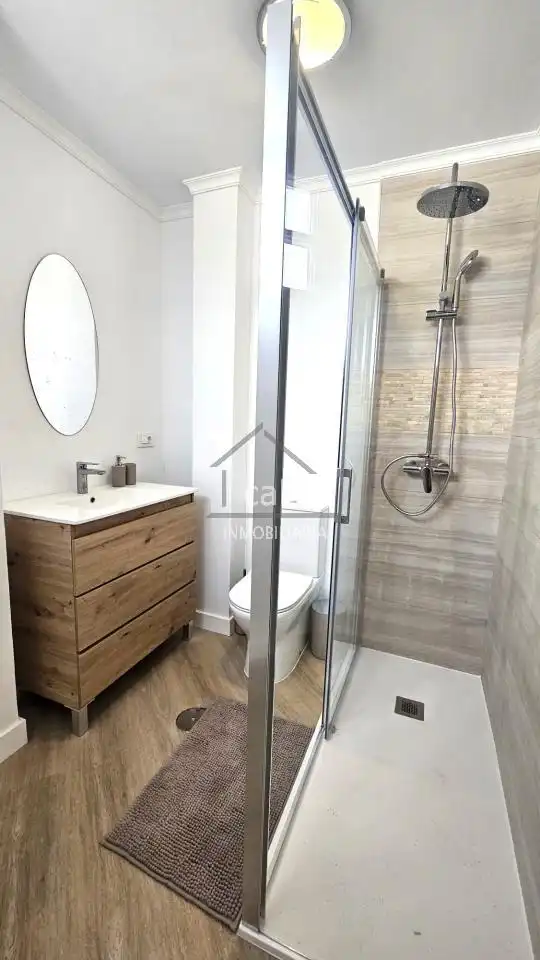 Baño de Piso para compartir en Ferrol con Calefacción y Amueblado
