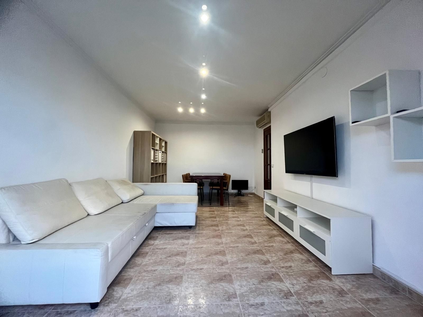 Sala d'estar de Apartament en venda en Badalona amb Aire condicionat i Terrassa