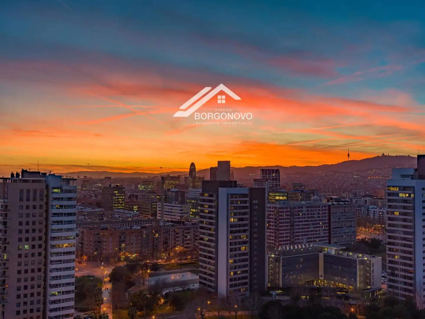Außenansicht von Wohnung zum Verkauf in Barcelona mit Klimaanlage, Heizung und Terrasse