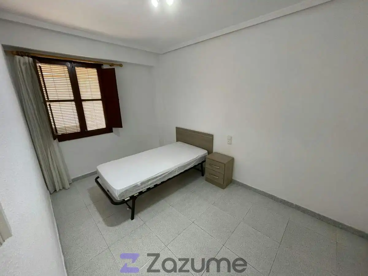 Schlafzimmer von Wohnung zur Miete in Ontinyent mit Klimaanlage, Abstellraum und Möbliert