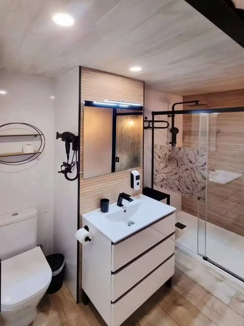 Baño de Piso de alquiler en Torremolinos con Aire acondicionado, Amueblado y Horno