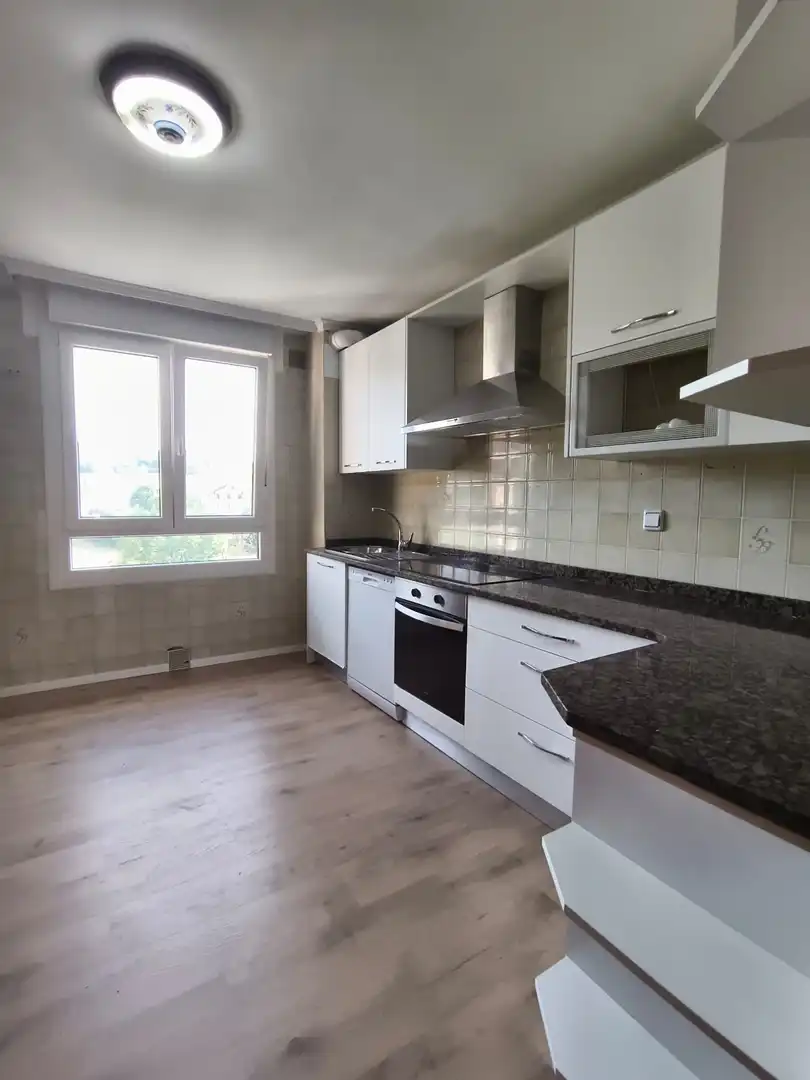 Cocina de Piso de alquiler en Medio Cudeyo con Calefacción y Trastero