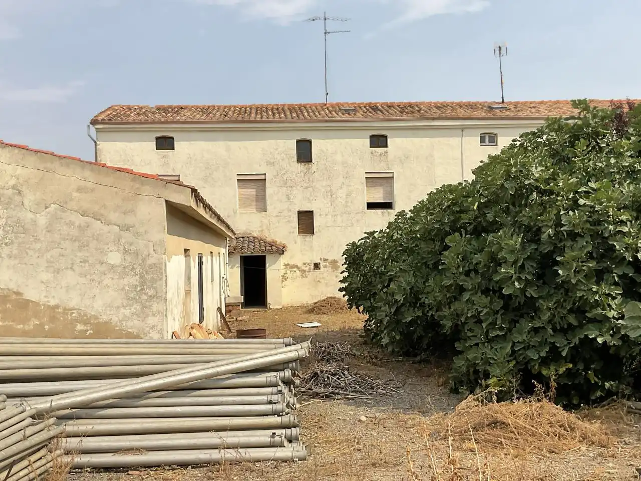 Exterior view of Houses for sale in Castildelgado  with Storage room and Furnished