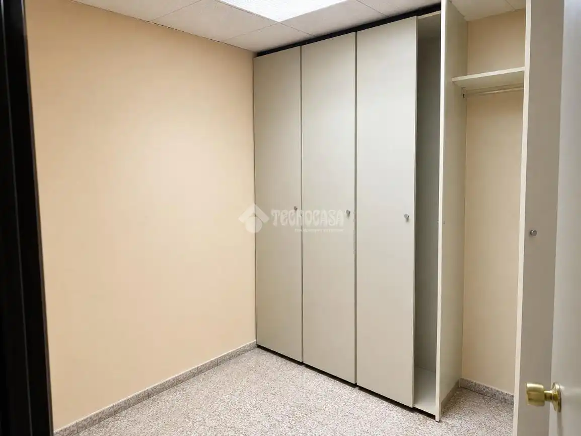Habitación de Local de alquiler en Madrid con Aire acondicionado y Calefacción