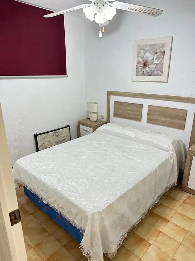 Schlafzimmer von Wohnungen zur Miete in Almuñécar mit Klimaanlage, Terrasse und Möbliert