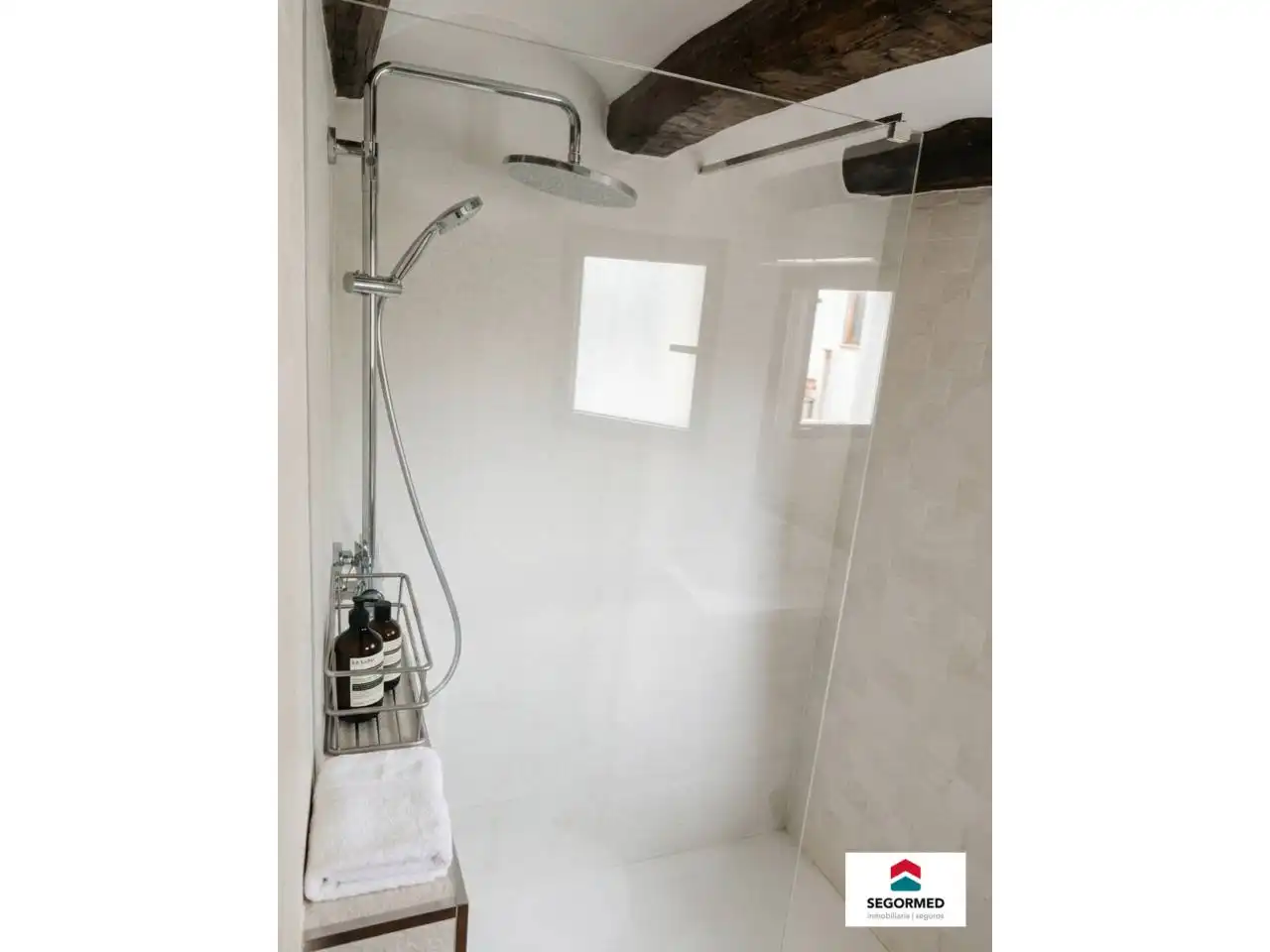 Badezimmer von Wohnung zum Verkauf in Navajas mit Klimaanlage und Terrasse