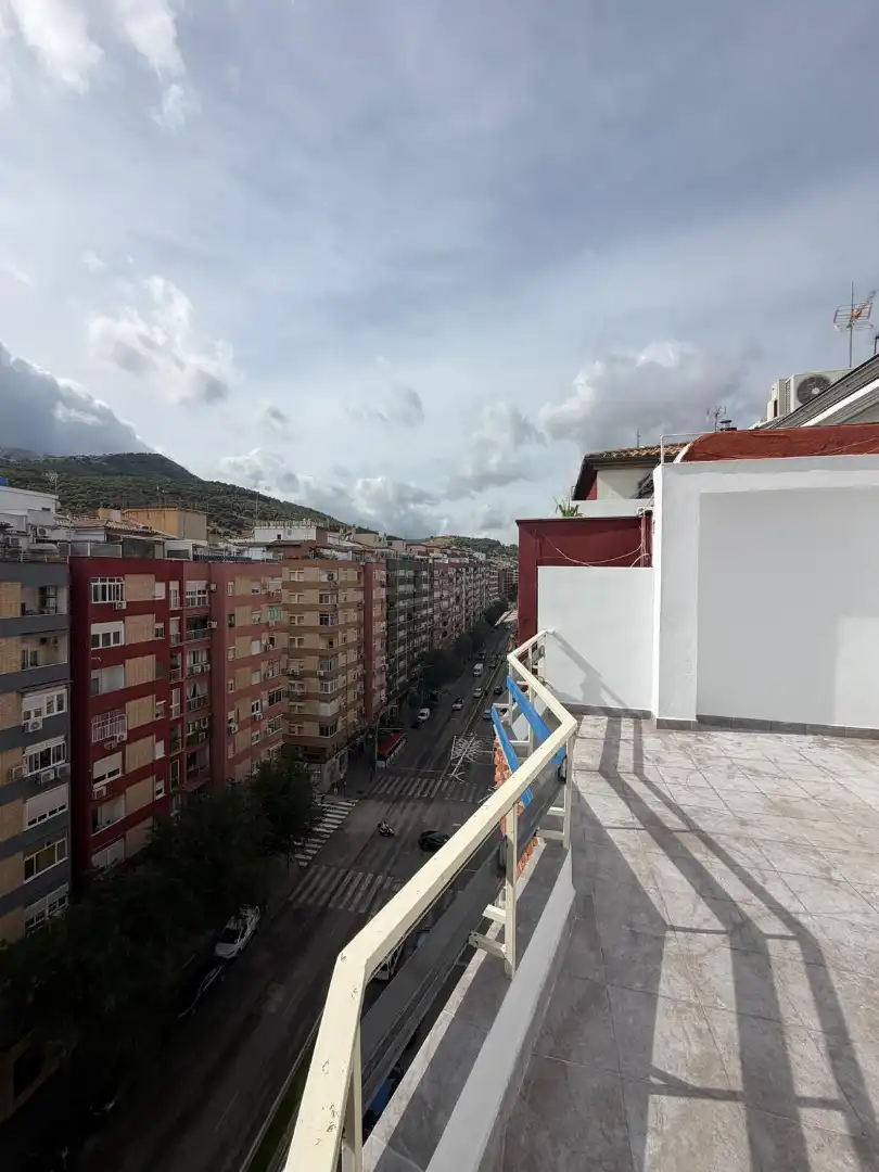 Vista exterior de Piso en venta en Jaén con Terraza y Balcón
