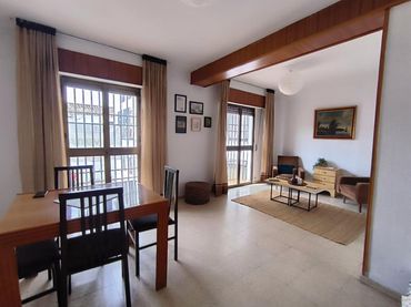 Appartamento con balcone in vendita a Centro
