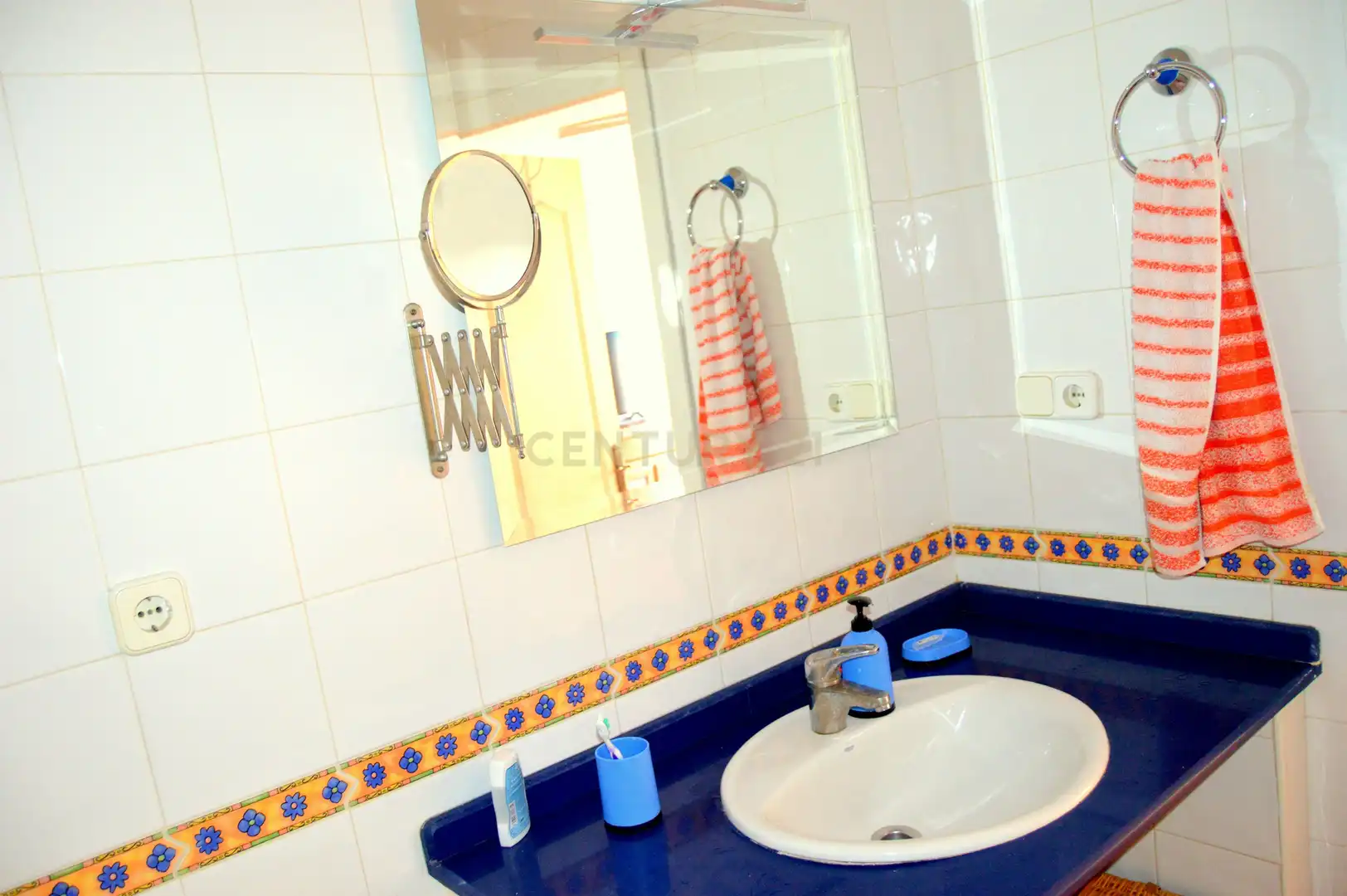 Bathroom of Study for rent in Torremolinos  with Air Conditioner, Private garden and Furnished