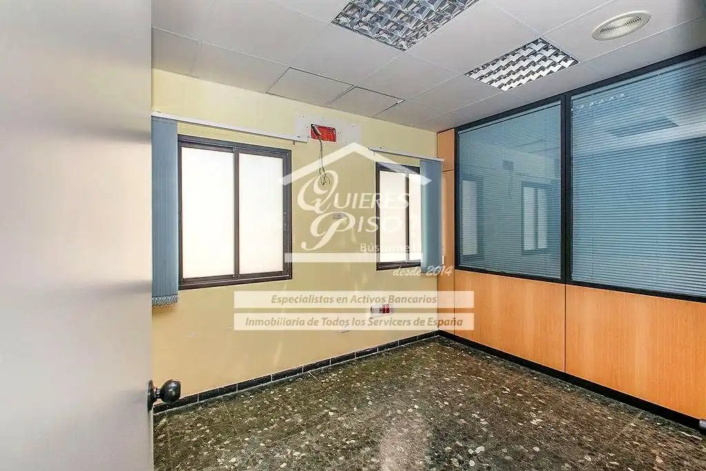 Office space with lift for sale in Calle Veintinueve de Abril, imagen 9