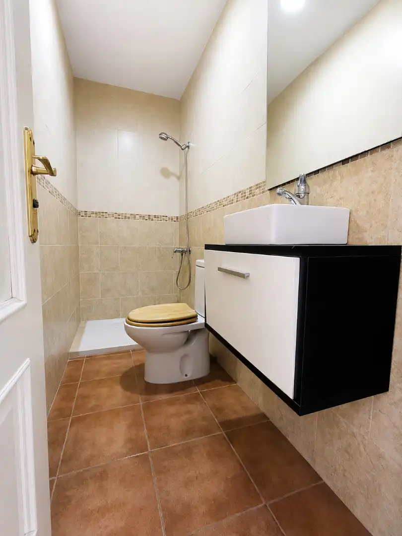 Baño de Casa adosada en venta en La Carlota con Aire acondicionado, Calefacción y Horno