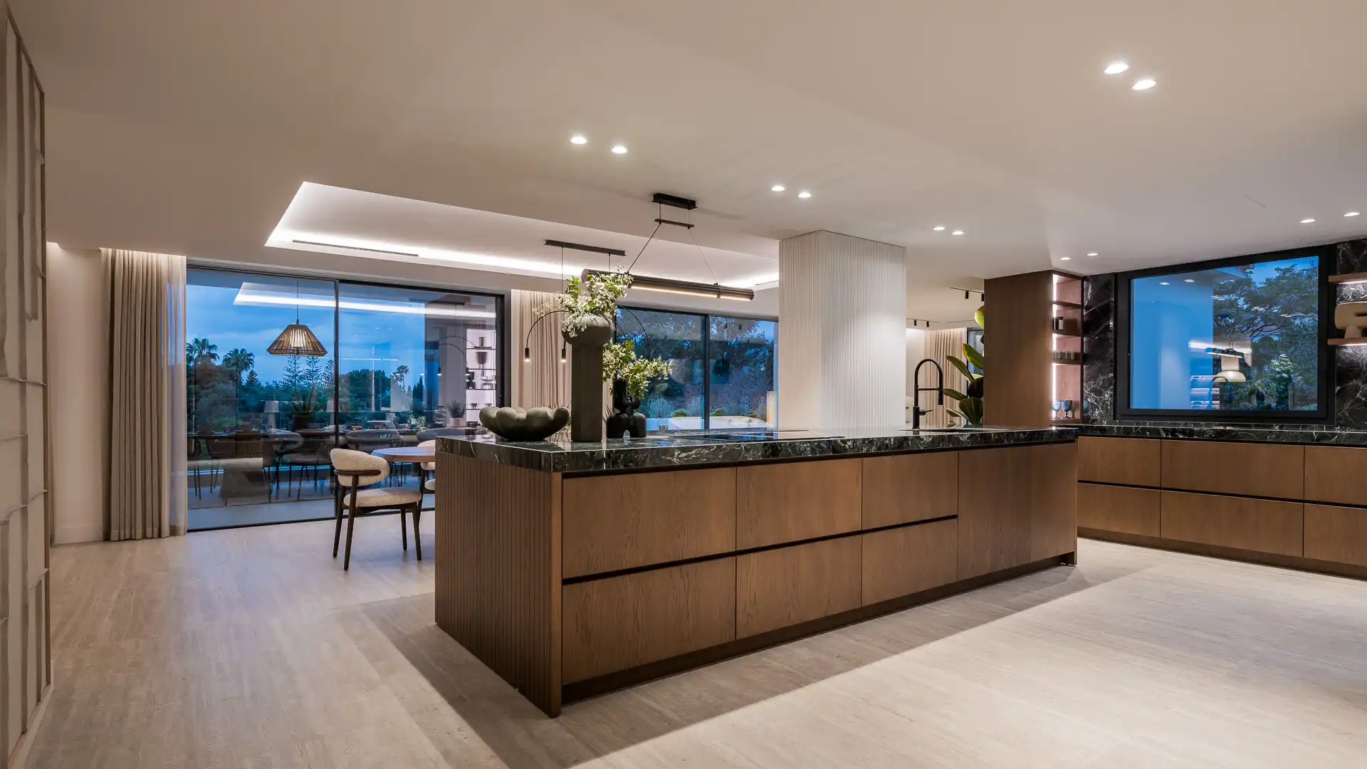Cocina de Casa o chalet en venta en Marbella con Aire acondicionado, Jardín privado y Terraza