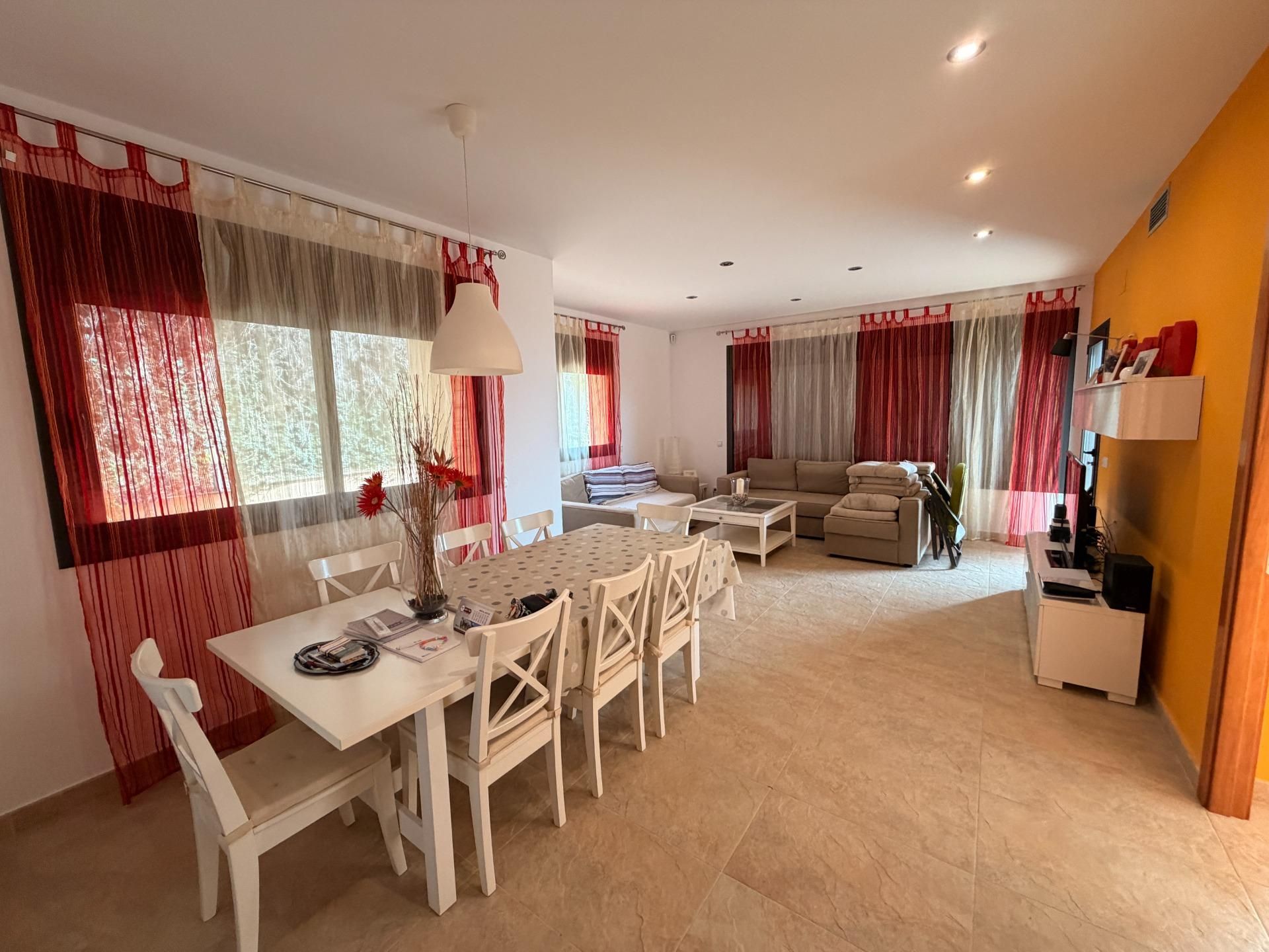 Menjador de Casa o xalet en venda en Santa Susanna amb Aire condicionat, Parquet i Terrassa