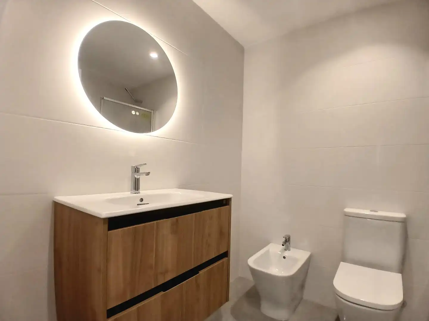 Badezimmer von Dachboden zur Miete in Oviedo  mit Heizung, Terrasse und Abstellraum