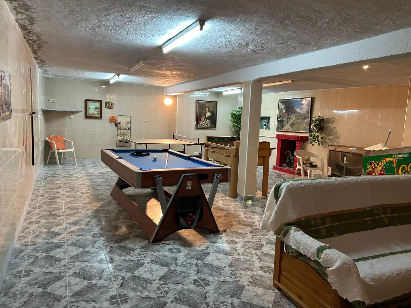 Einfamilien-Reihenhaus zum Verkauf in Santa Cruz del Retamar mit Klimaanlage, Heizung und Privatgarten