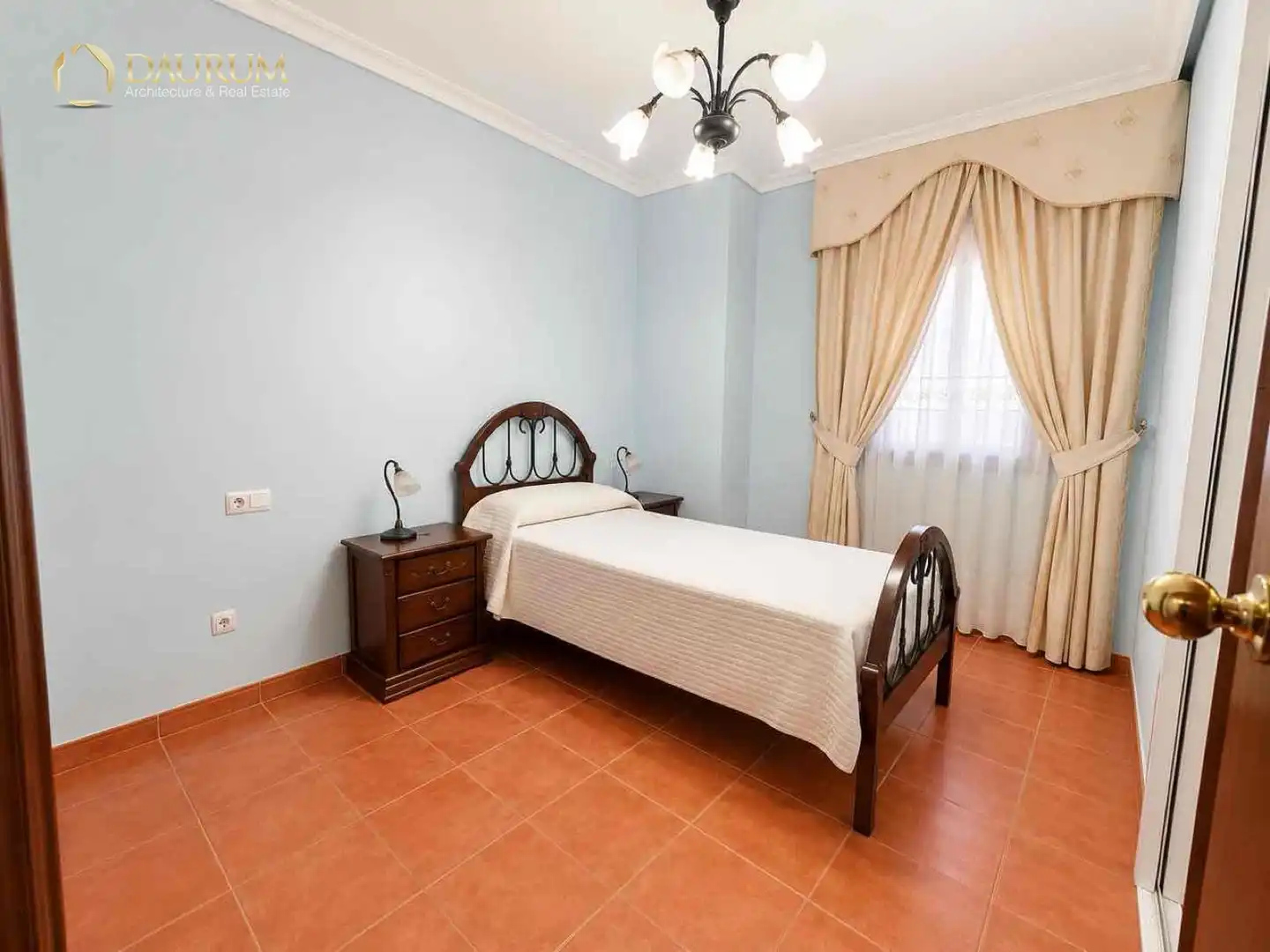 Bedroom of Flat for sale in Dos Hermanas  with Air Conditioner, Heating and Terrace