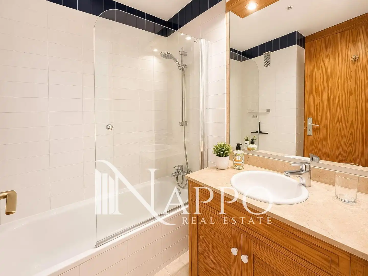 Bathroom of Flat for rent in  Palma de Mallorca  with Air Conditioner, Heating and Terrace