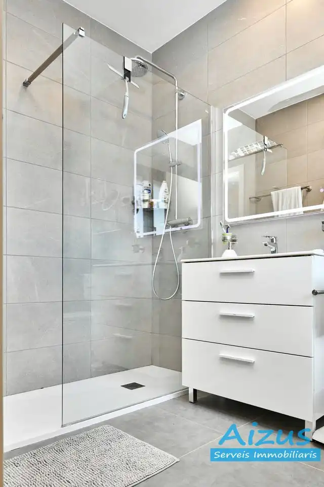 Baño de Casa o chalet en venta en Seva con Aire acondicionado, Calefacción y Jardín privado