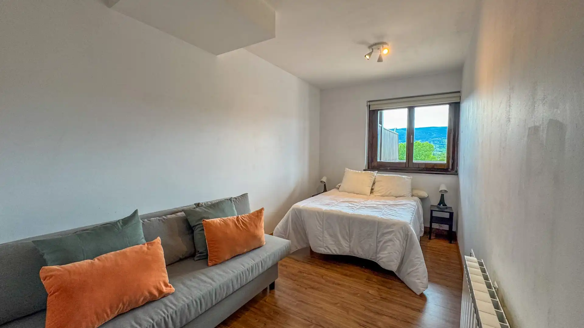 Schlafzimmer von Wohnung zum Verkauf in Puigcerdà mit Heizung, Parkett und Terrasse