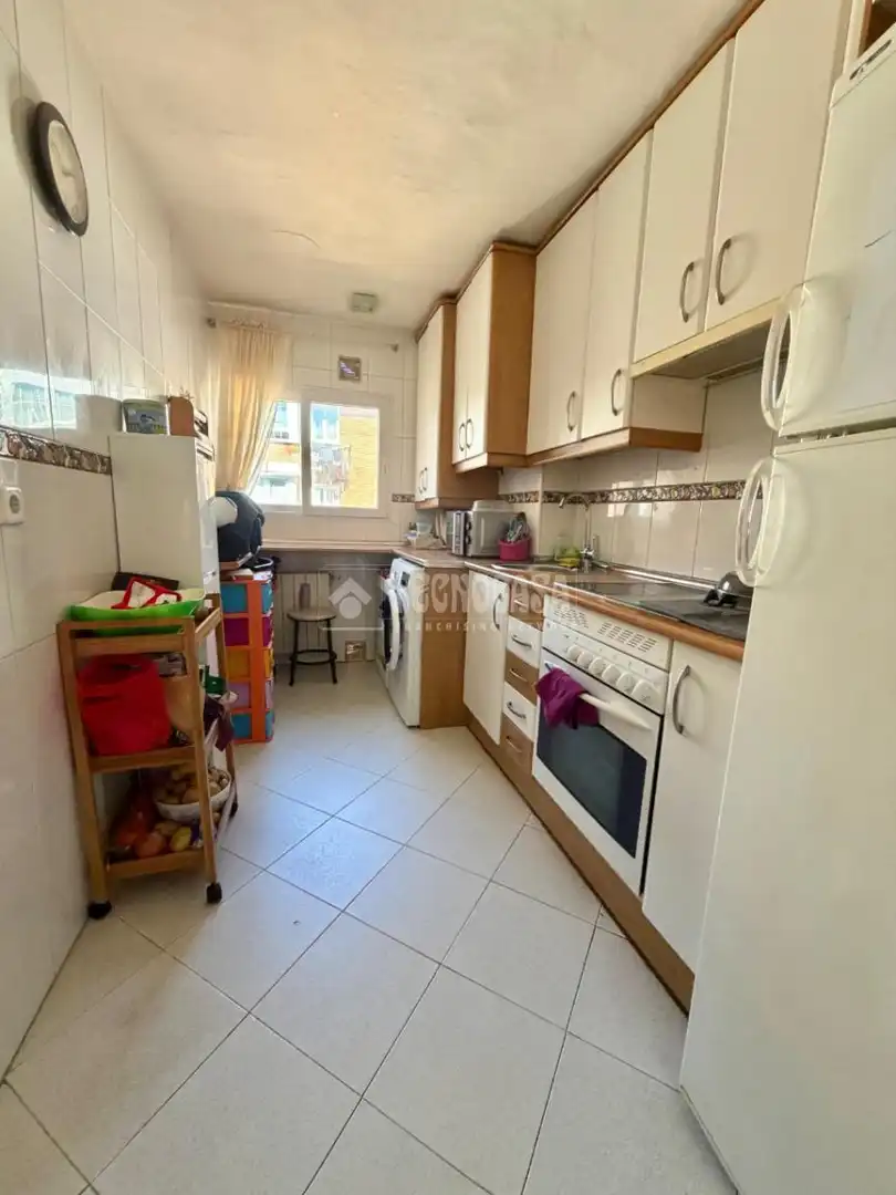 Cocina de Piso en venta en Madrid con Parquet y Balcón