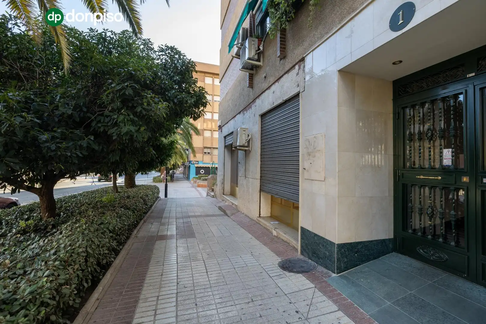 Local en venta en Granada, Granada