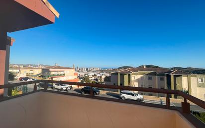 Vista exterior de Casa o xalet en venda en Finestrat amb Aire condicionat, Terrassa i Balcó