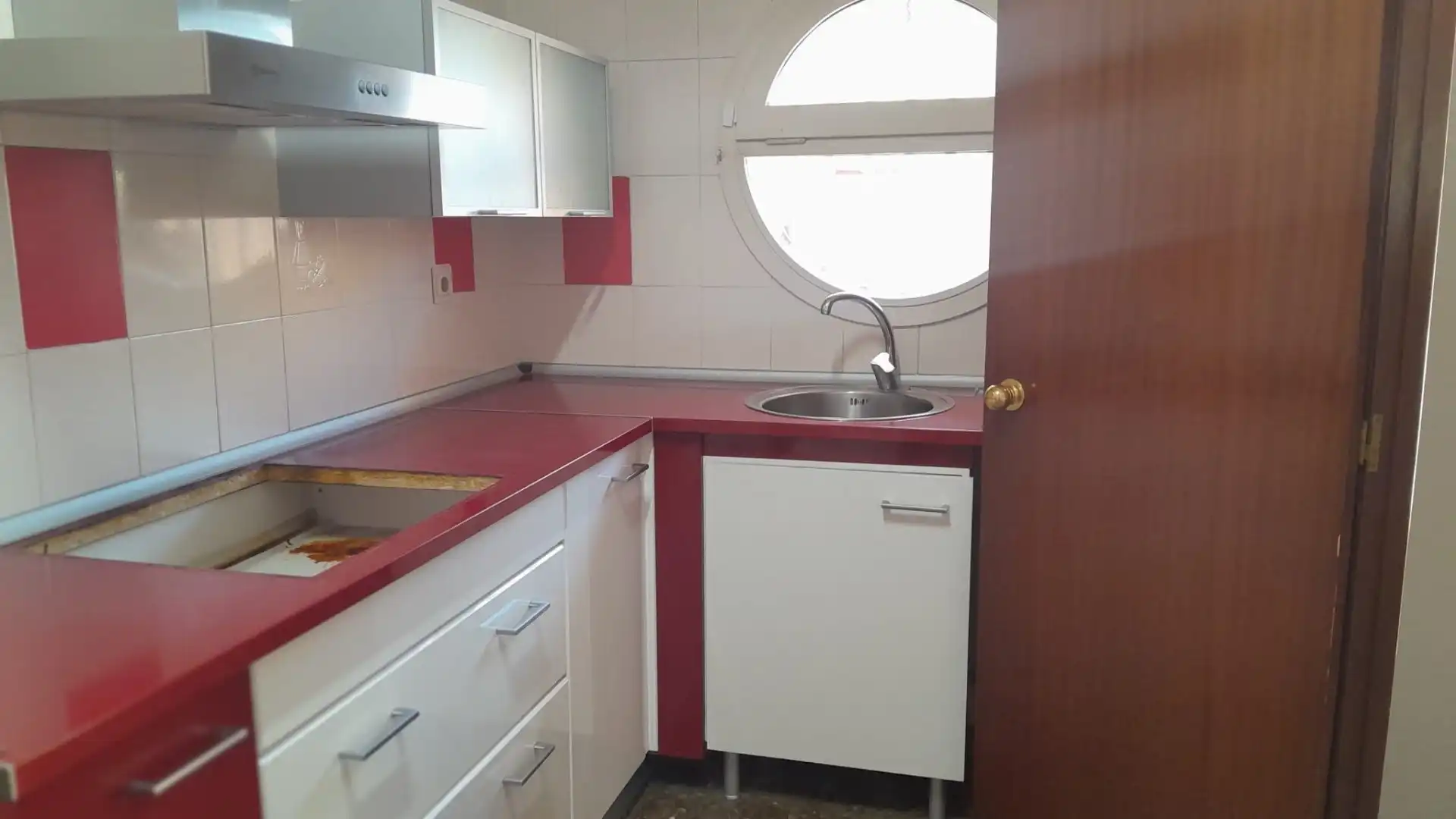 Cuina de Casa o xalet en venda en Ripollet amb Calefacció, Terrassa i Traster