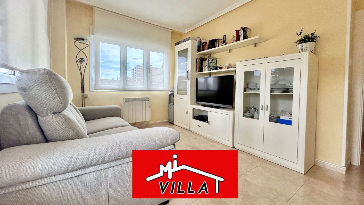 Living room of Flat for sale in Laredo  with Heating, Terrace and Furnished