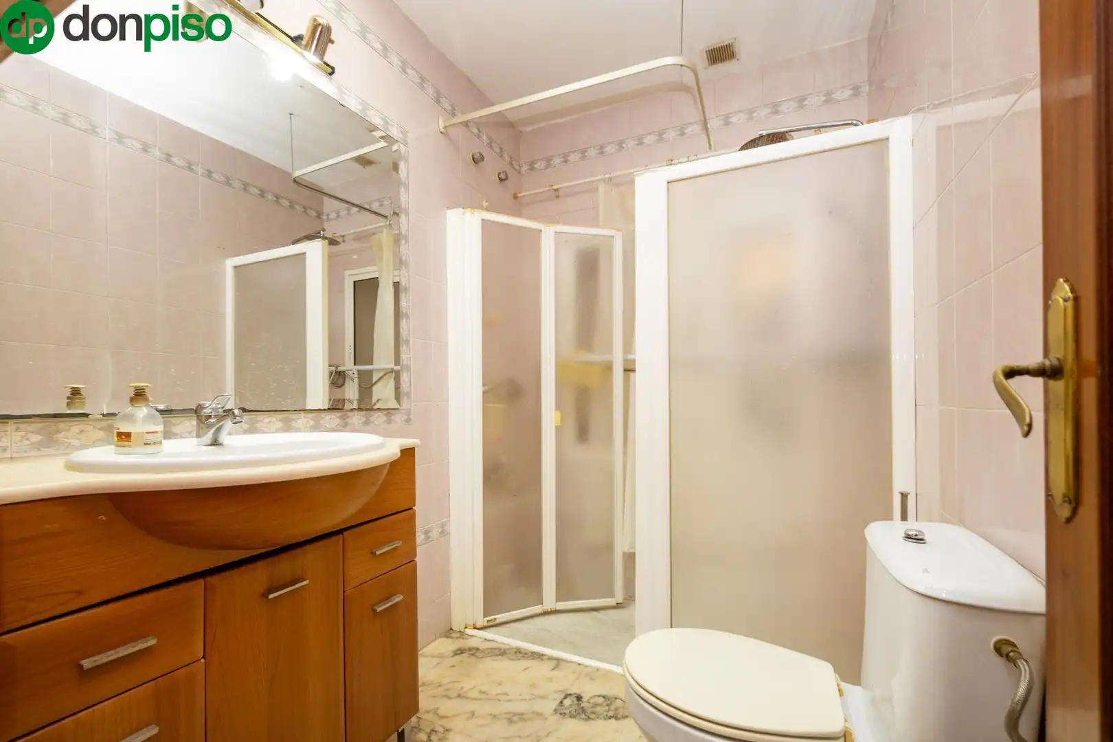 Badezimmer von Erdgeschoss zum Verkauf in Granada