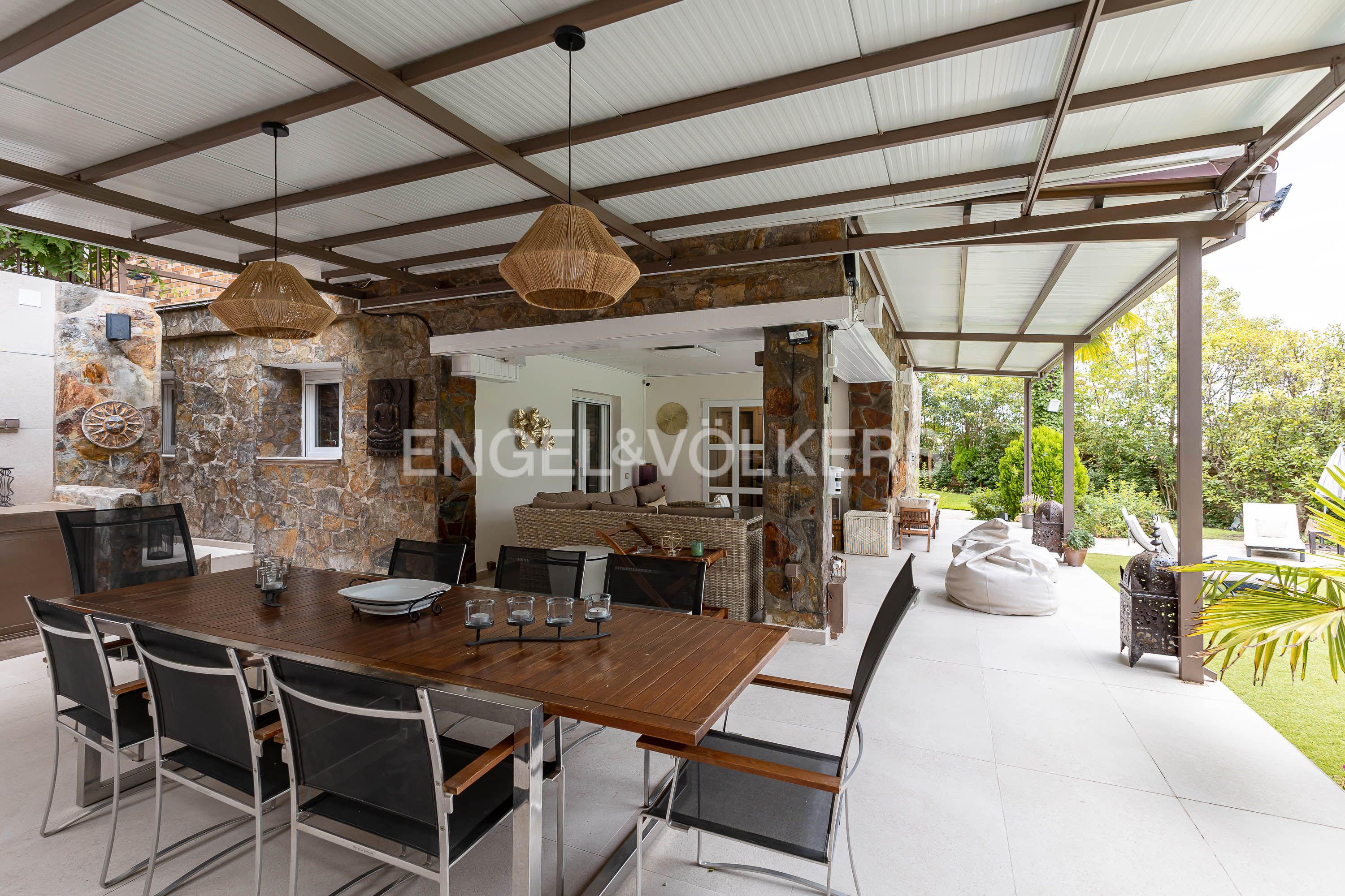 Terrace of House or chalet for sale in Valdemorillo  with Air Conditioner, Heating and Private garden