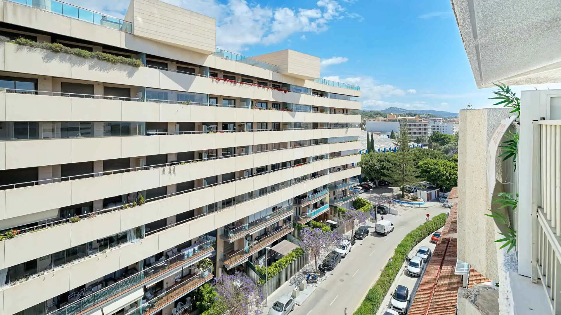 Vista exterior de Ático en venta en Marbella con Aire acondicionado, Terraza y Piscina