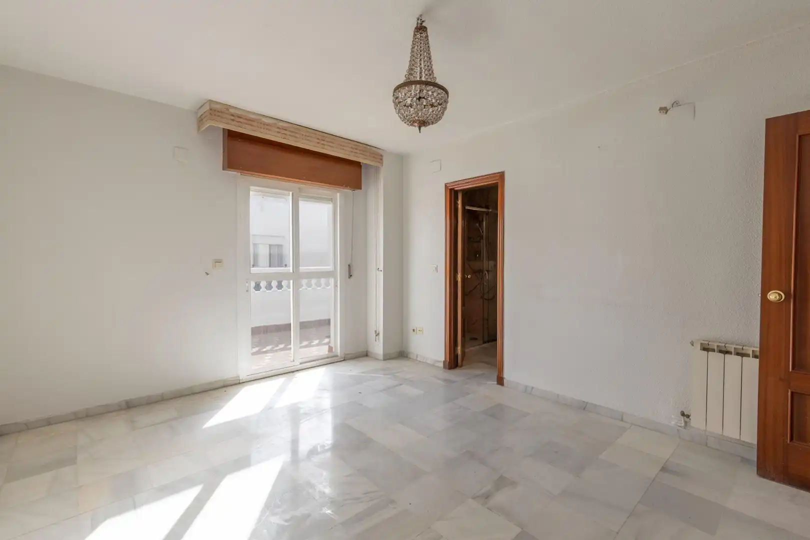 Habitación de Casa adosada en venta en Granada con Calefacción, Terraza y Trastero