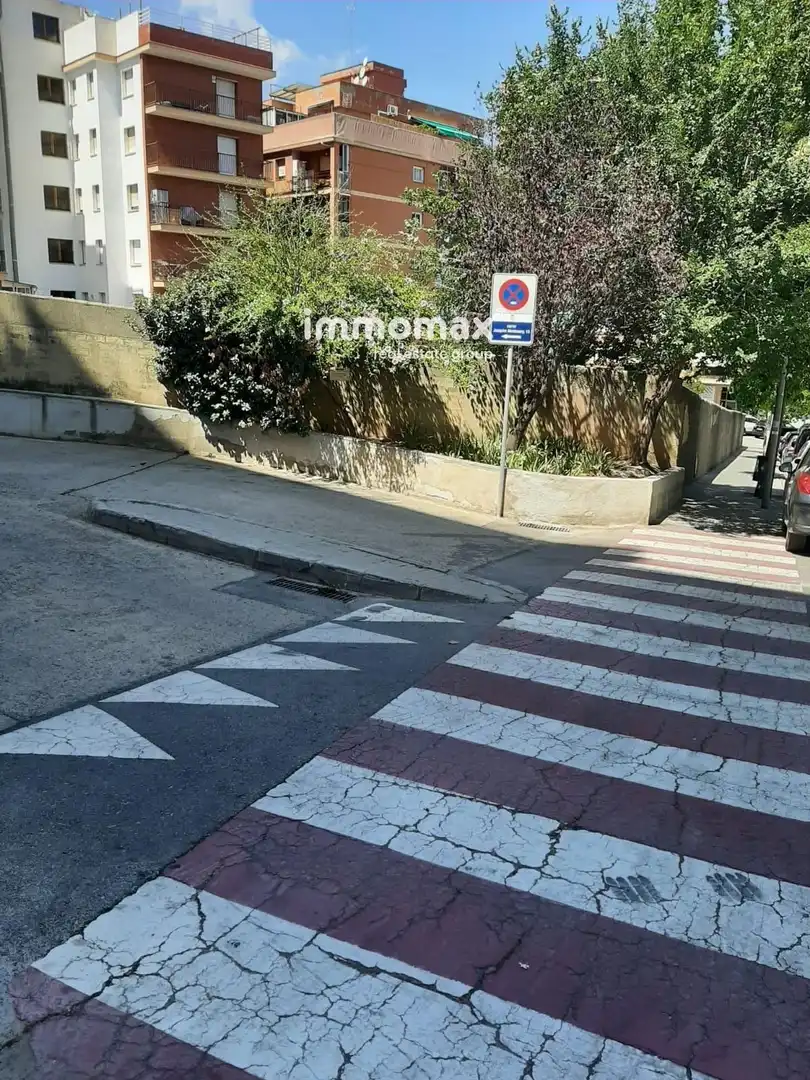 Vista exterior de Nau industrial en venda en Sant Feliu de Llobregat