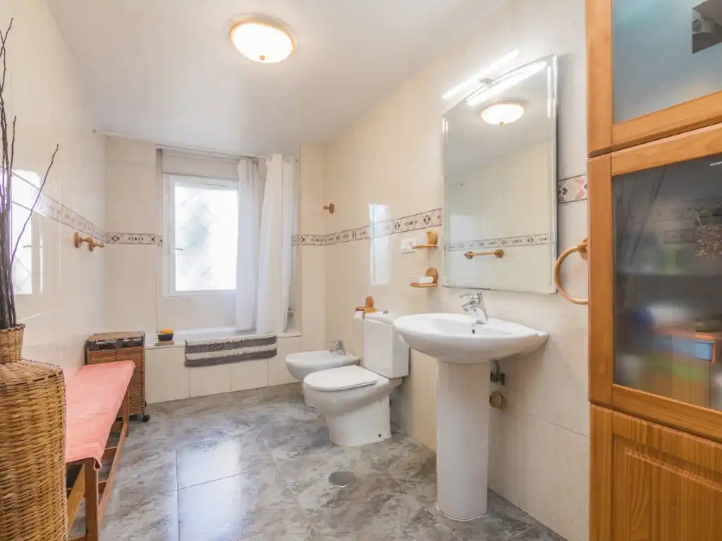 Bathroom of Houses for sale in Elche / Elx  with Air Conditioner, Private garden and Terrace
