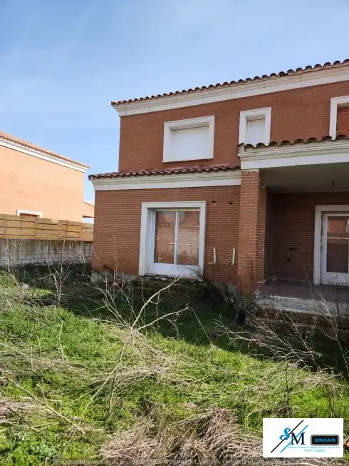 Exterior view of Detached homes for sale in Barcience  with Private garden