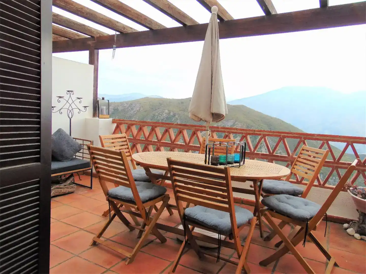 Terraza de Piso en venta en Carataunas con Piscina y Amueblado