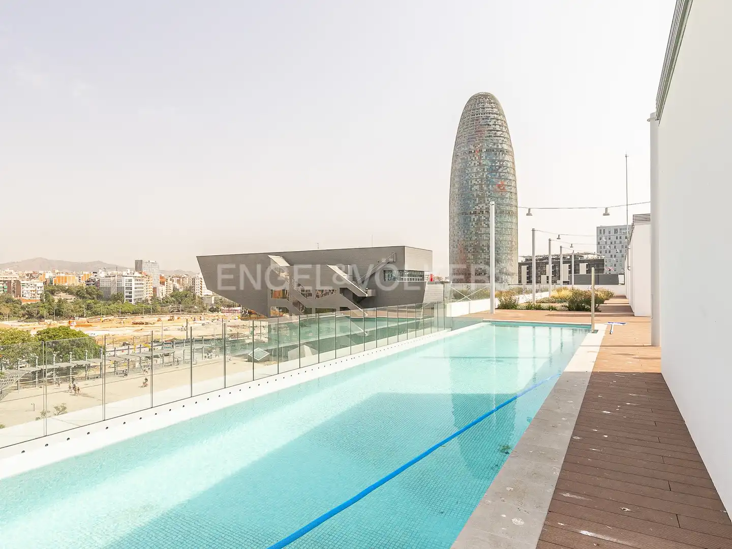 Schwimmbecken von Wohnung zur Miete in Barcelona mit Klimaanlage, Heizung und Parkett
