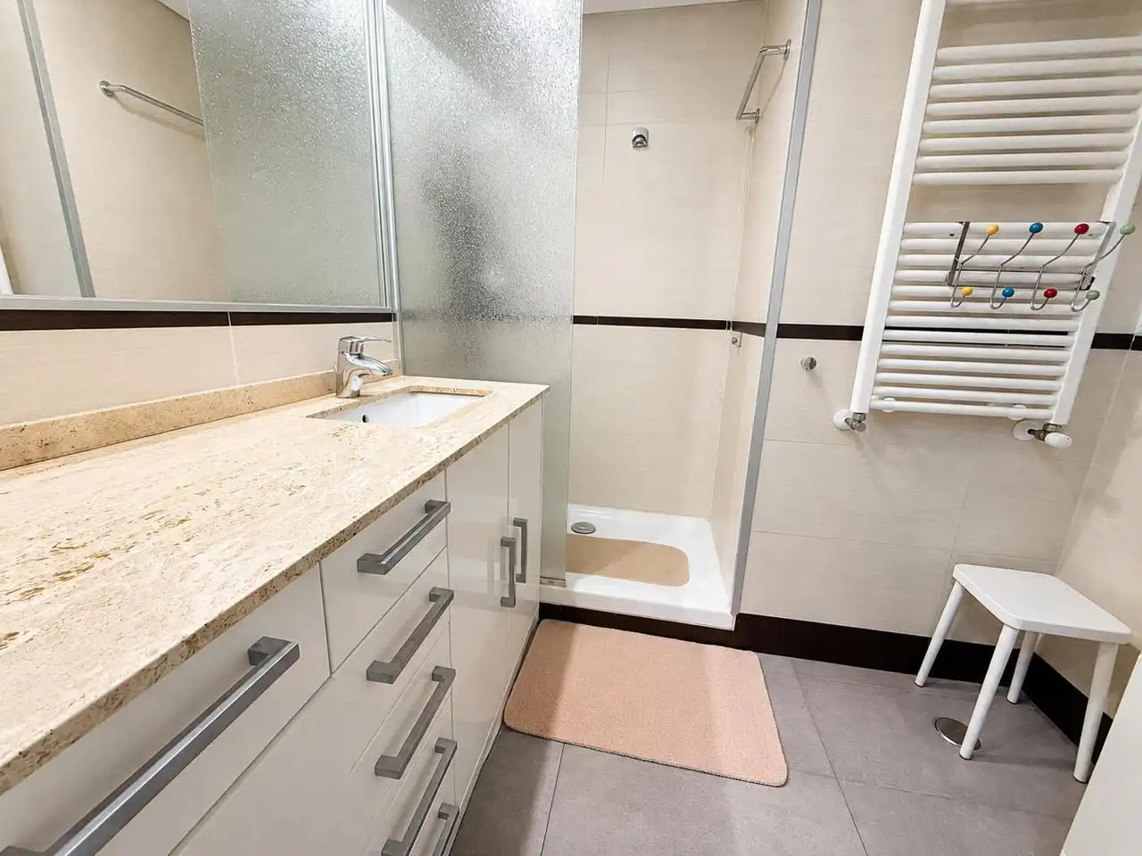 Bathroom of Flat for sale in Madrid  with Air Conditioner, Heating and Parquet flooring