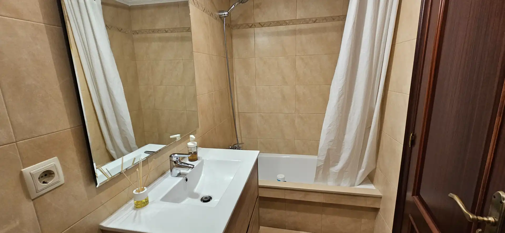 Bany de Apartament en venda en Narón