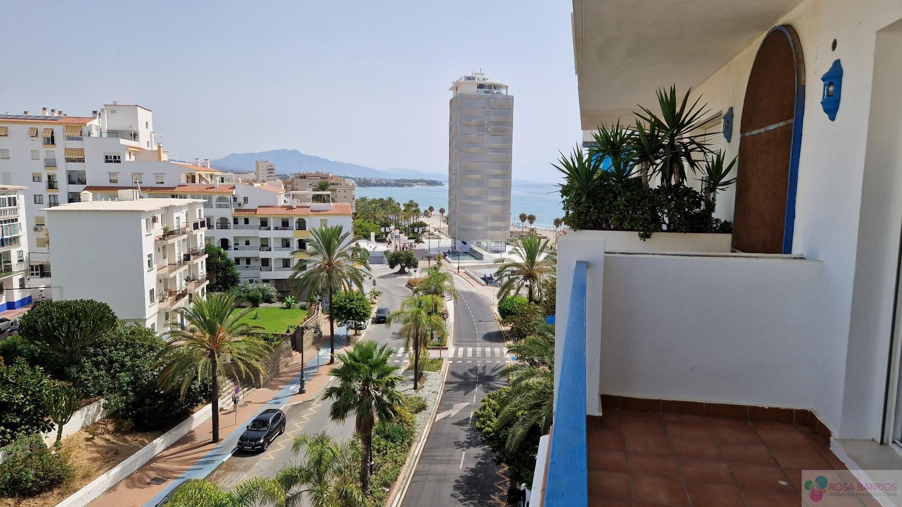 Vista exterior de Pis en venda en Estepona amb Aire condicionat, Terrassa i Moblat