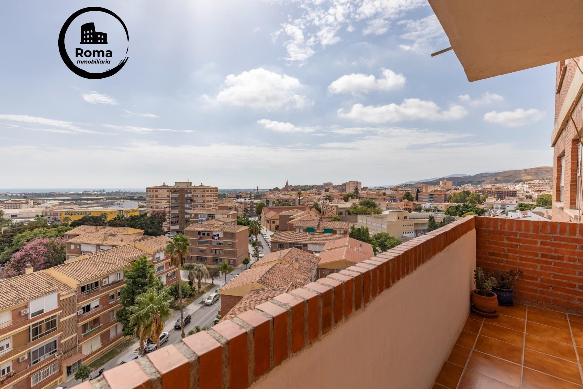 Vista exterior de Pis en venda en Motril amb Terrassa