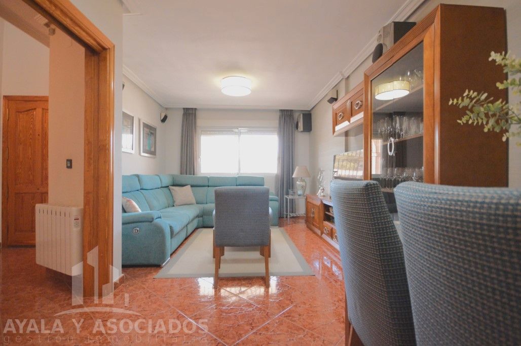 Sala d'estar de Casa adosada en venda en Cartagena amb Aire condicionat, Calefacció i Jardí privat