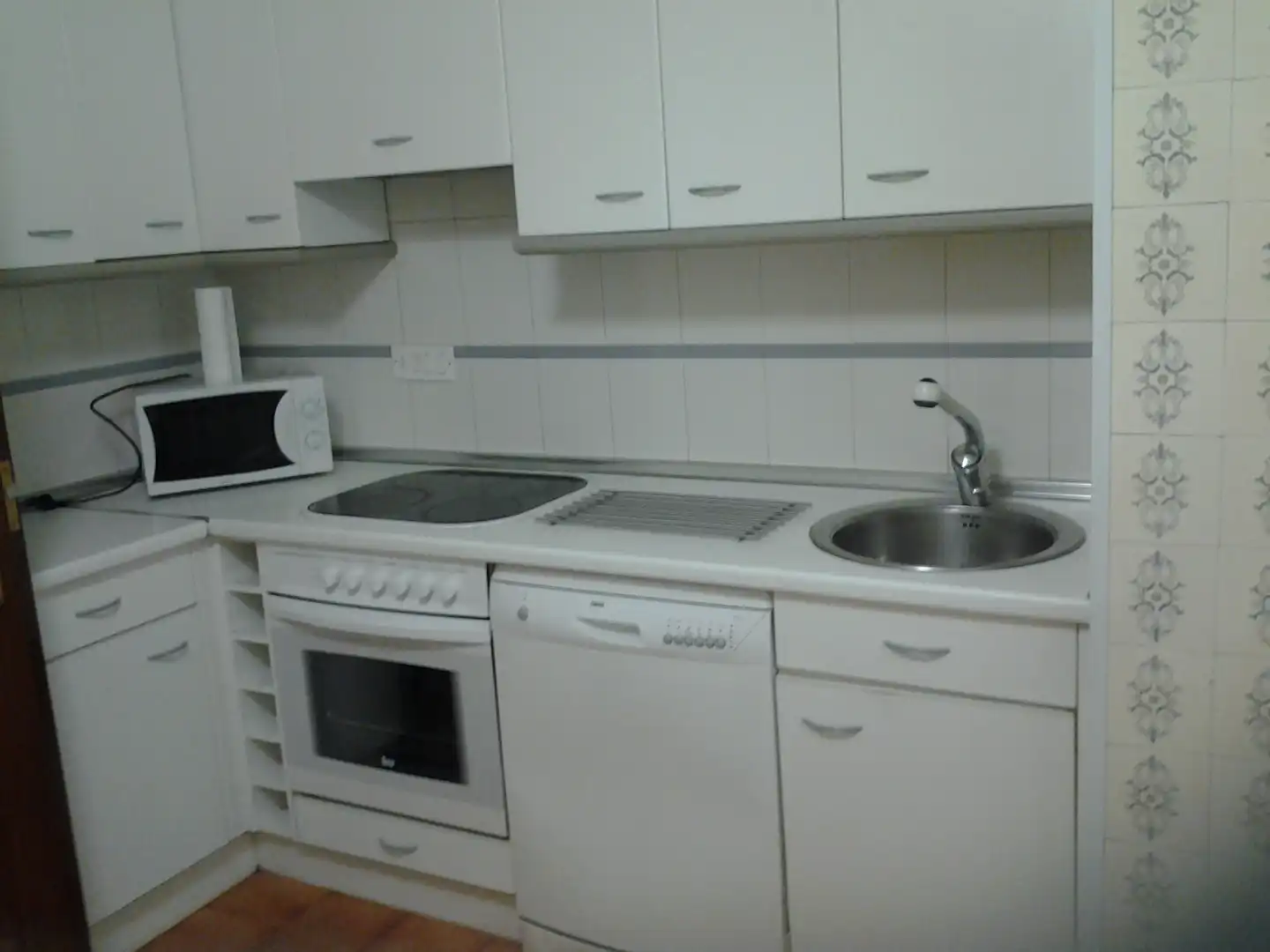 Cocina de Piso de alquiler en Zaragoza con Calefacción, Parquet y Amueblado