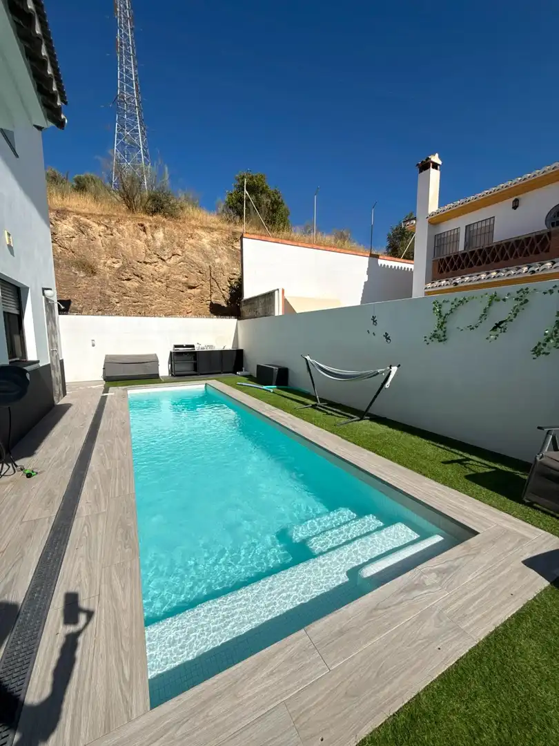 Piscina de Casa o chalet en venta en Málaga con Aire acondicionado, Calefacción y Jardín privado