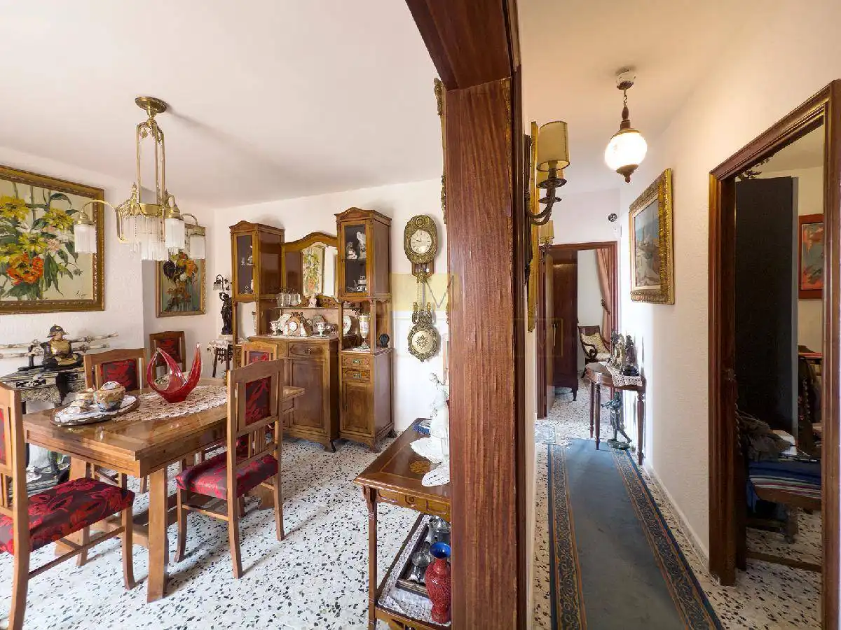 Menjador de Casa o xalet en venda en Vilanova i la Geltrú amb Calefacció, Jardí privat i Terrassa