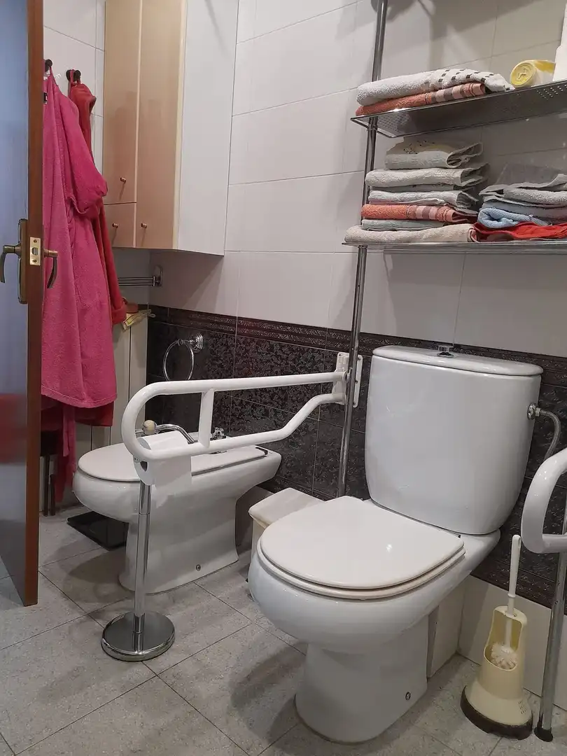 Baño de Casa adosada en venta en Campdevànol con Calefacción, Terraza y Trastero