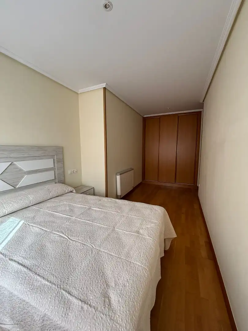 Bedroom of Flat for rent in Ferrol  with Heating, Parquet flooring and Furnished